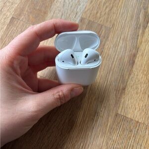 Apple AirPods 1st Gen